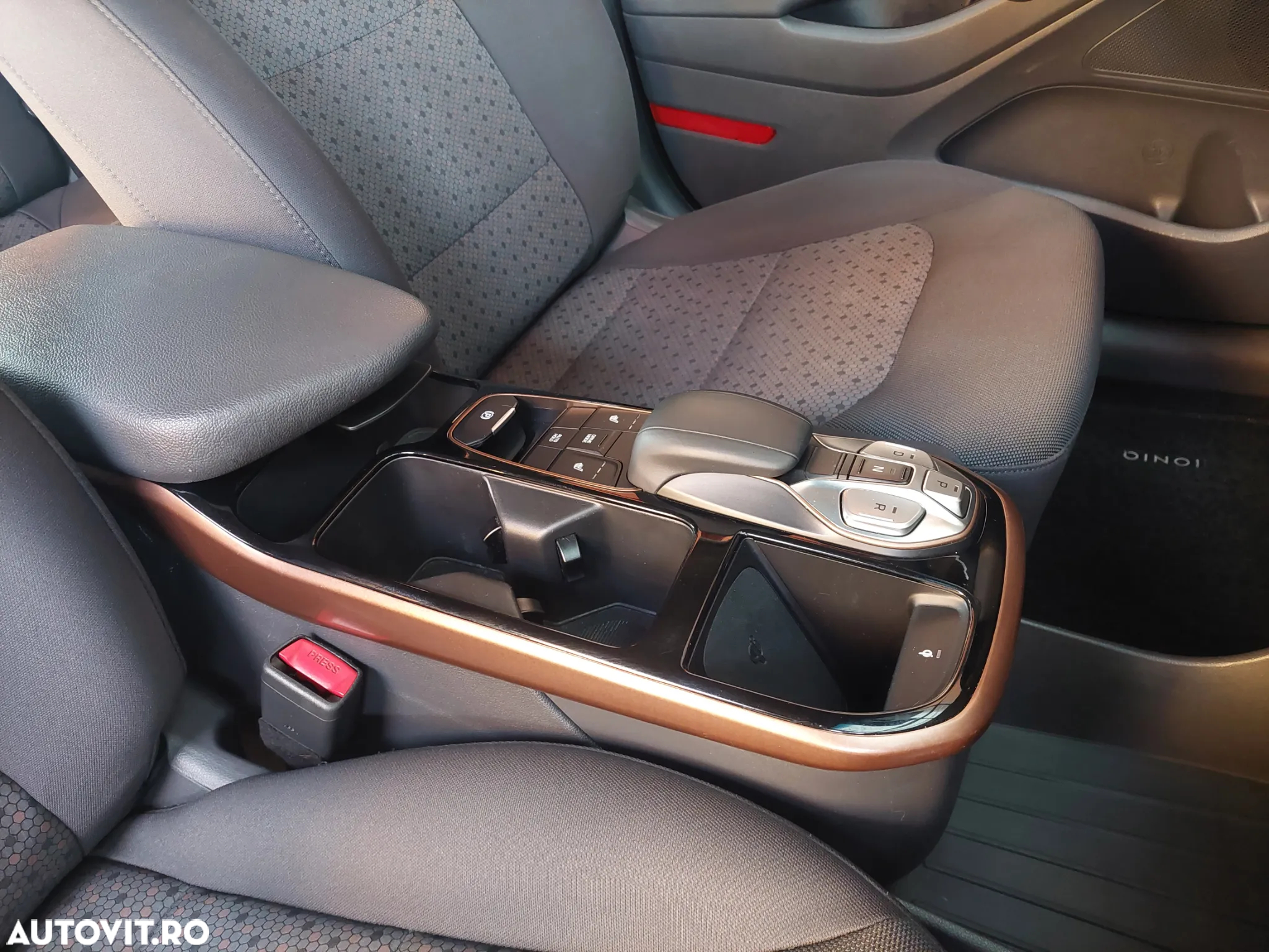 Hyundai IONIQ - 14