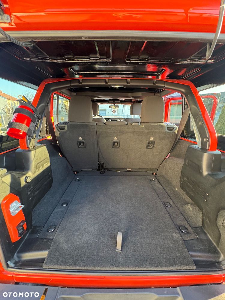 Jeep Wrangler Unlimited 3.6 Automatik Sahara - 14