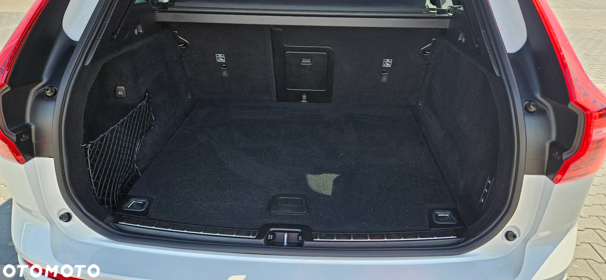 Volvo XC 60 B4 B R-Design - 11