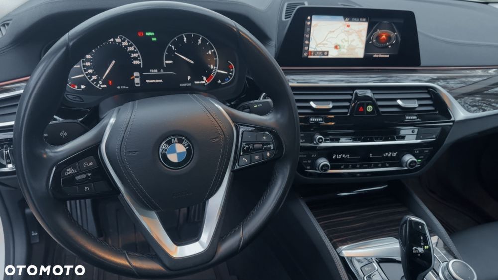 BMW Seria 5 520d xDrive Luxury Line - 6