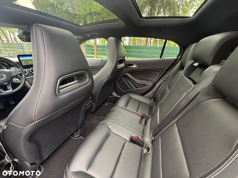 Mercedes-Benz GLA 200 7G-DCT AMG Line - 11