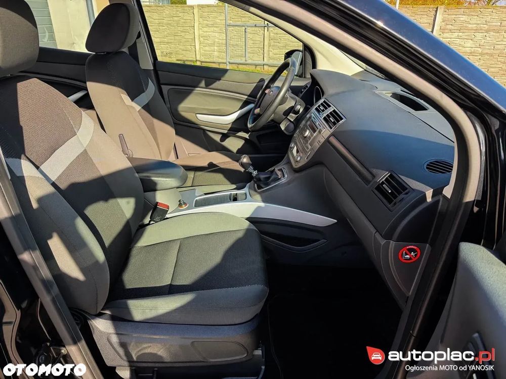 Ford Kuga 2.0 TDCi 4x4 Titanium - 29