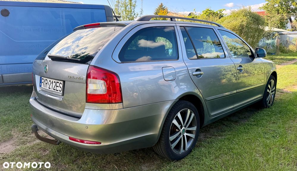 Skoda Octavia 1.6 TDI Elegance DSG - 3