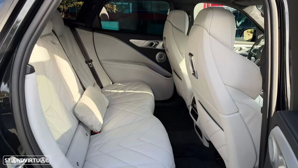 BMW XM 50e - 16