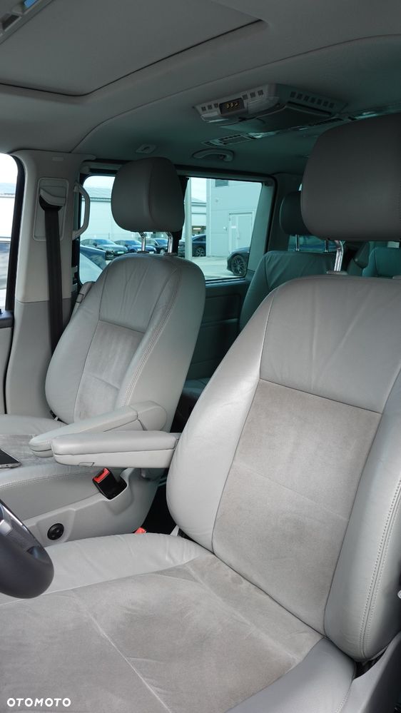 Volkswagen Multivan - 22