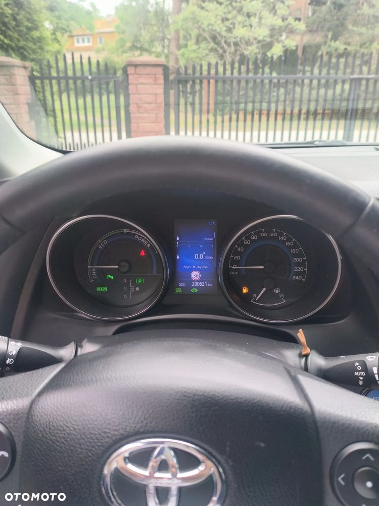 Toyota Auris Hybrid 135 Prestige - 10
