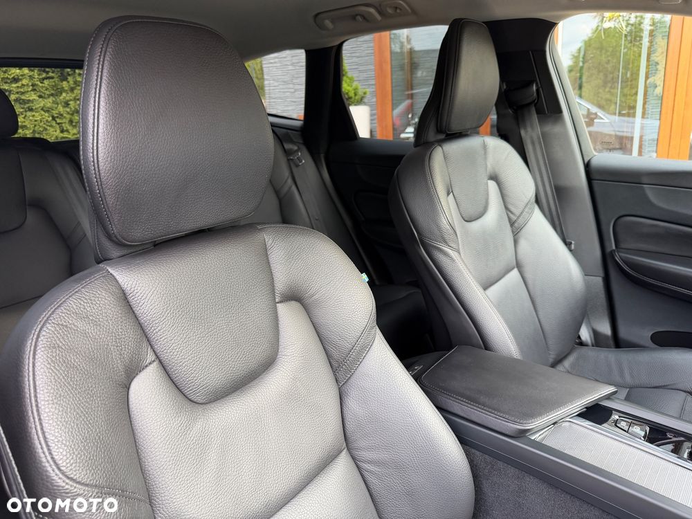 Volvo XC 60 B4 D AWD Inscription - 24