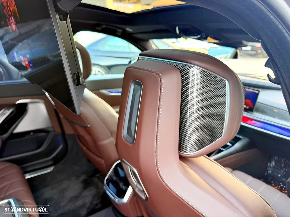 BMW 760 Me xDrive - 35