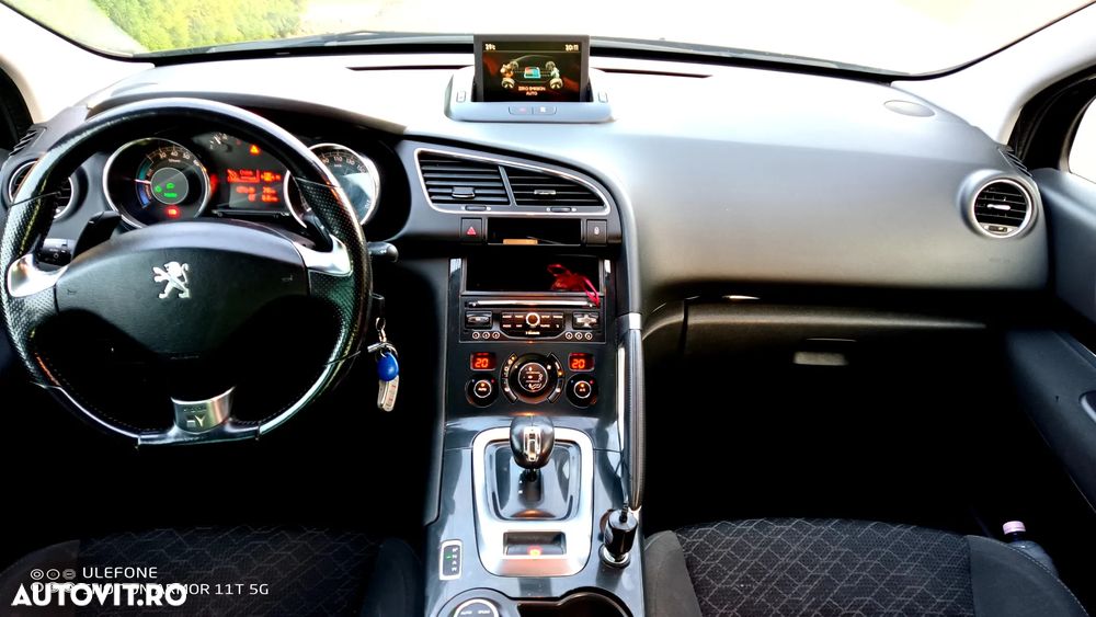 Peugeot 3008 Hybrid4 - 16