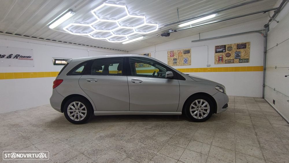 Mercedes-Benz B 180 - 7
