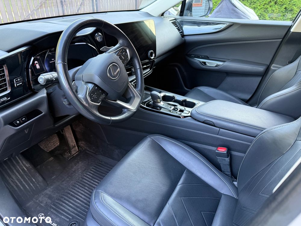 Lexus NX - 7