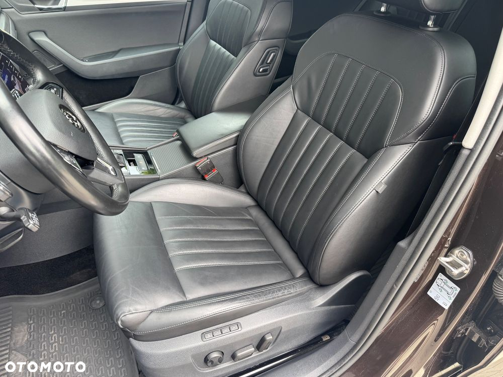 Skoda Superb 2.0 TDI Ambition DSG7 - 19