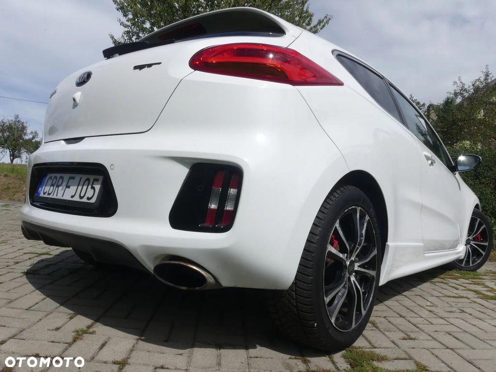 Kia Ceed - 16