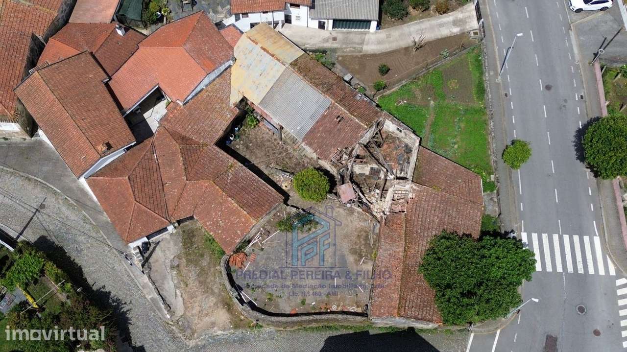 Conjunto de 3 Casas - Baguim (Rio Tinto) - Junto à Igreja - Grande imagem: 4/8