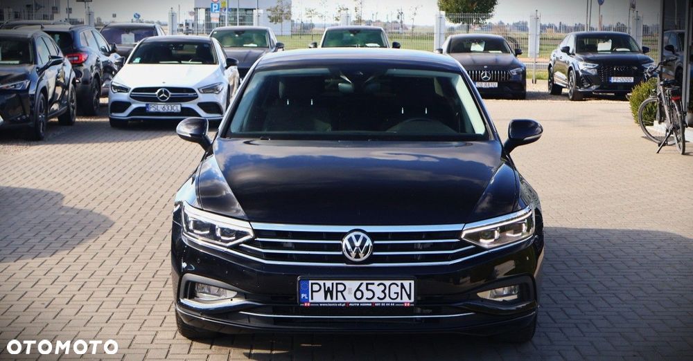 Volkswagen Passat - 2