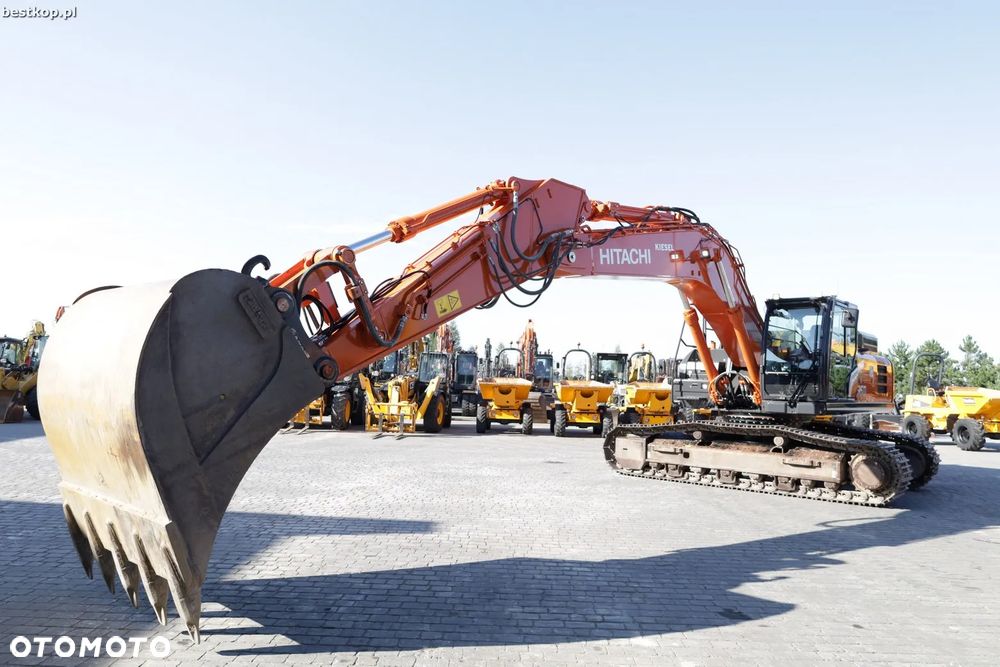Hitachi ZX350LCN-7 - 33
