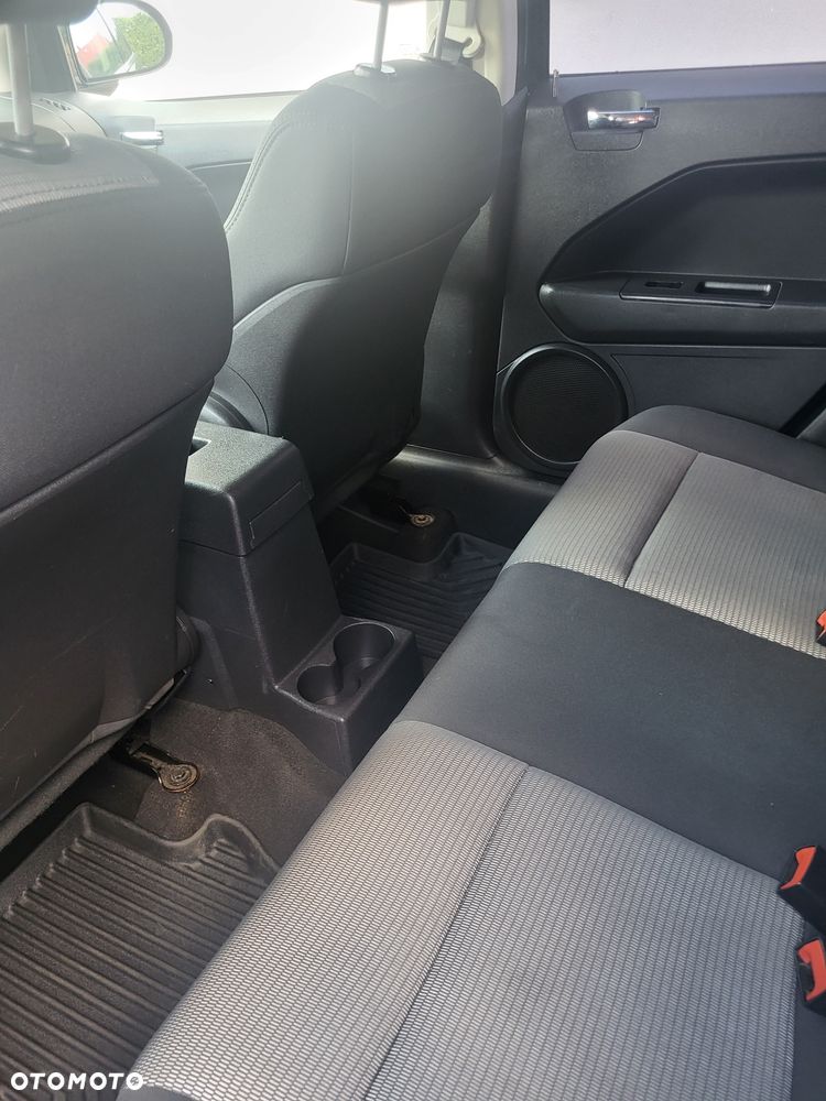 Dodge Caliber - 4