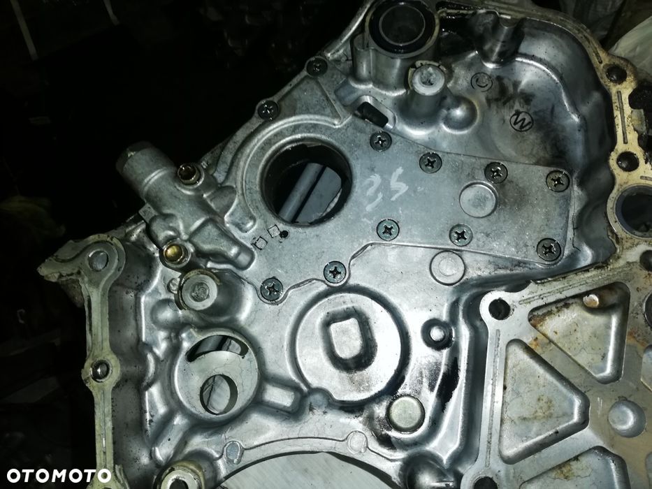 Obudowa osłona rozrządu Nissan patrol zd30 3.0d - 4