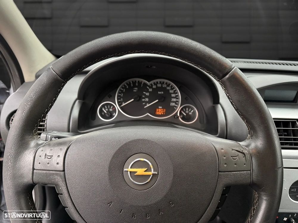 Opel Corsa 1.2 16V Enjoy R - 8