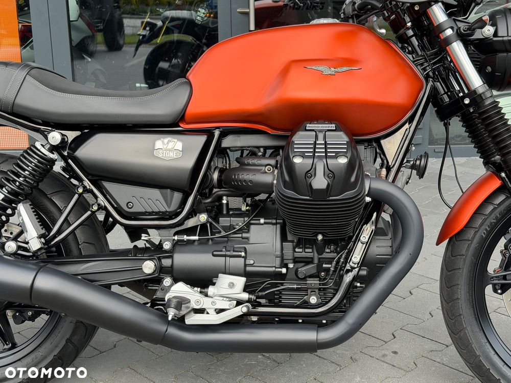 Moto Guzzi V7 - 8