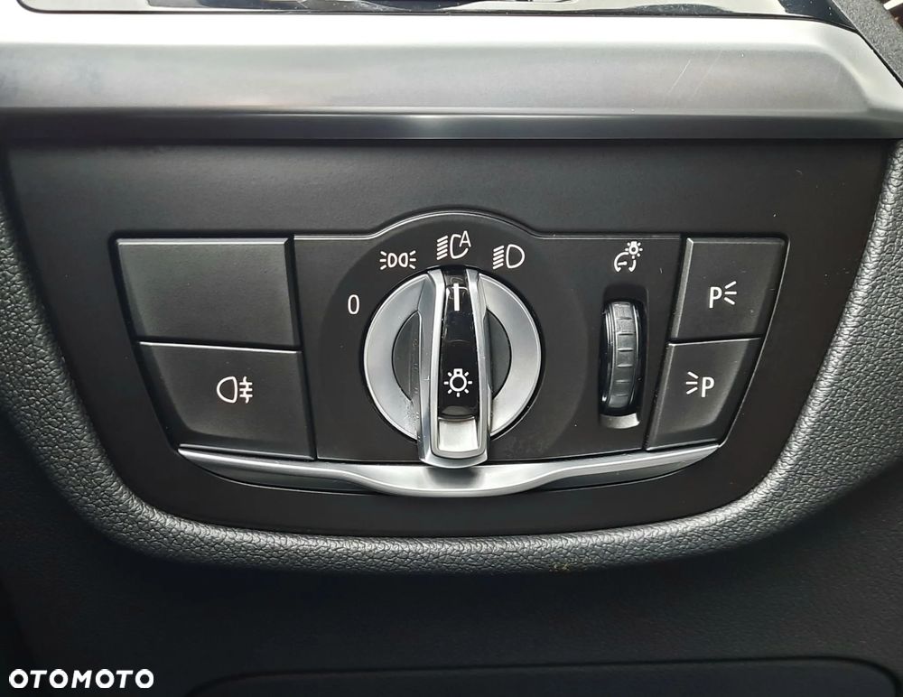 BMW X3 xDrive20i - 29