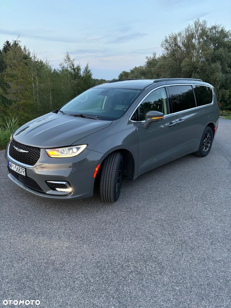 Chrysler Pacifica - 17