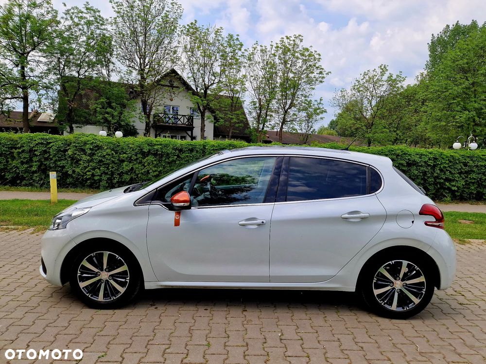 Peugeot 208 - 5
