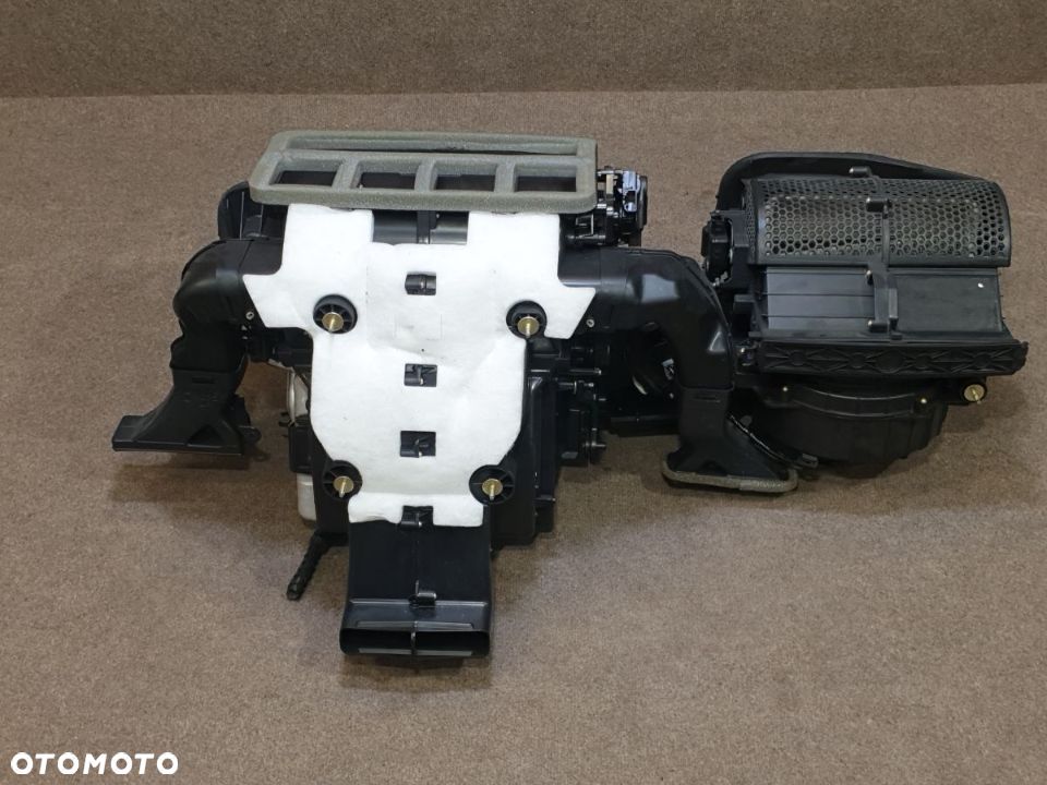 Nagrzewnica JEEP GRAND CHEROKE 17 21 rok . - 1