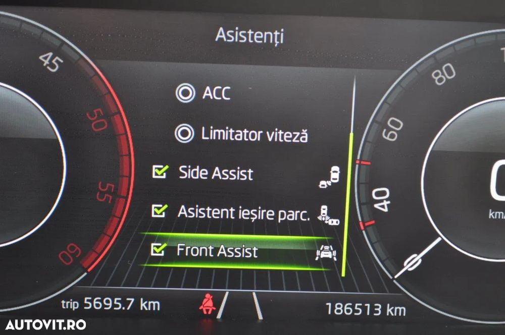 Skoda Superb 2.0 TDI DSG Premium Edition - 23