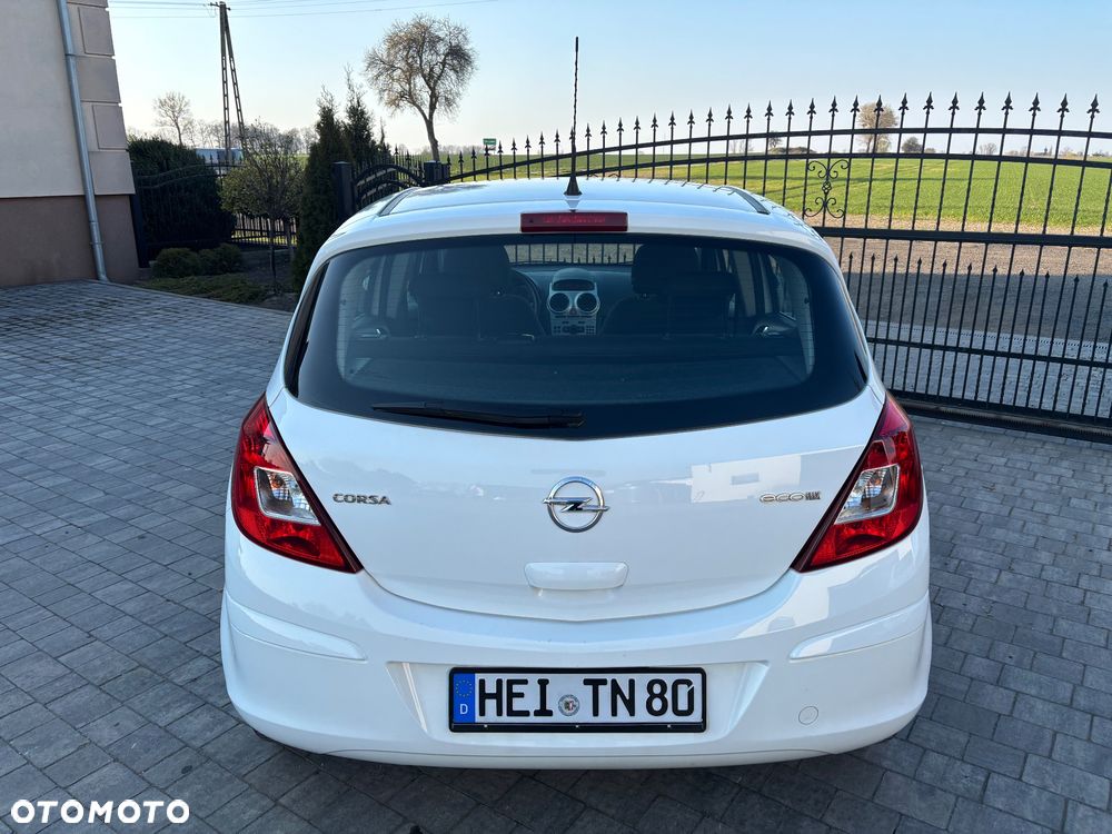 Opel Corsa 1.2 16V Essentia - 10