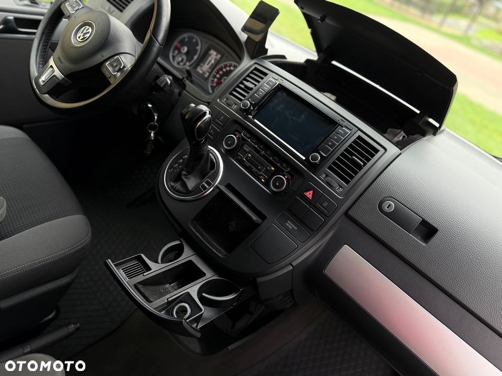 Volkswagen Multivan - 26