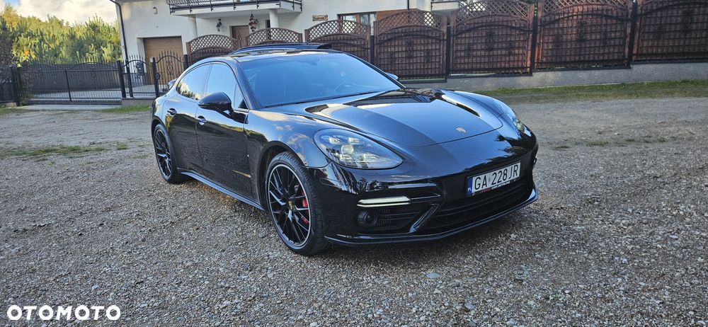 Porsche Panamera Turbo Executive - 2