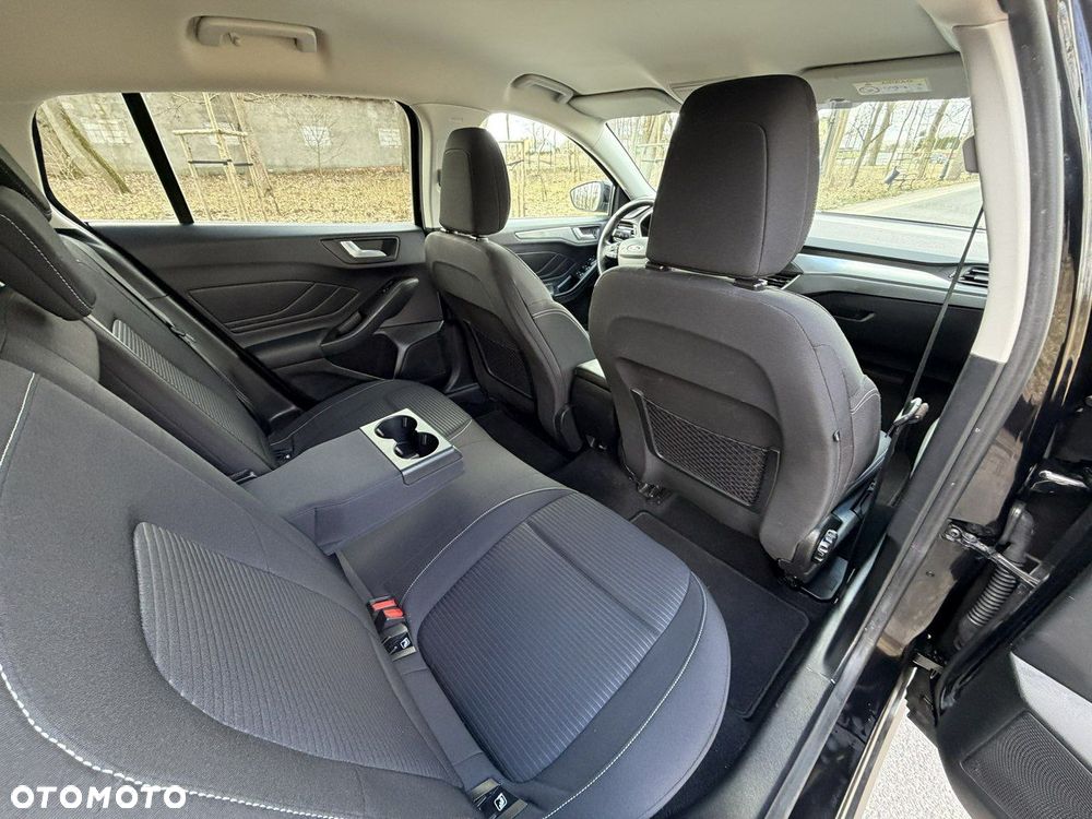 Ford Focus - 30