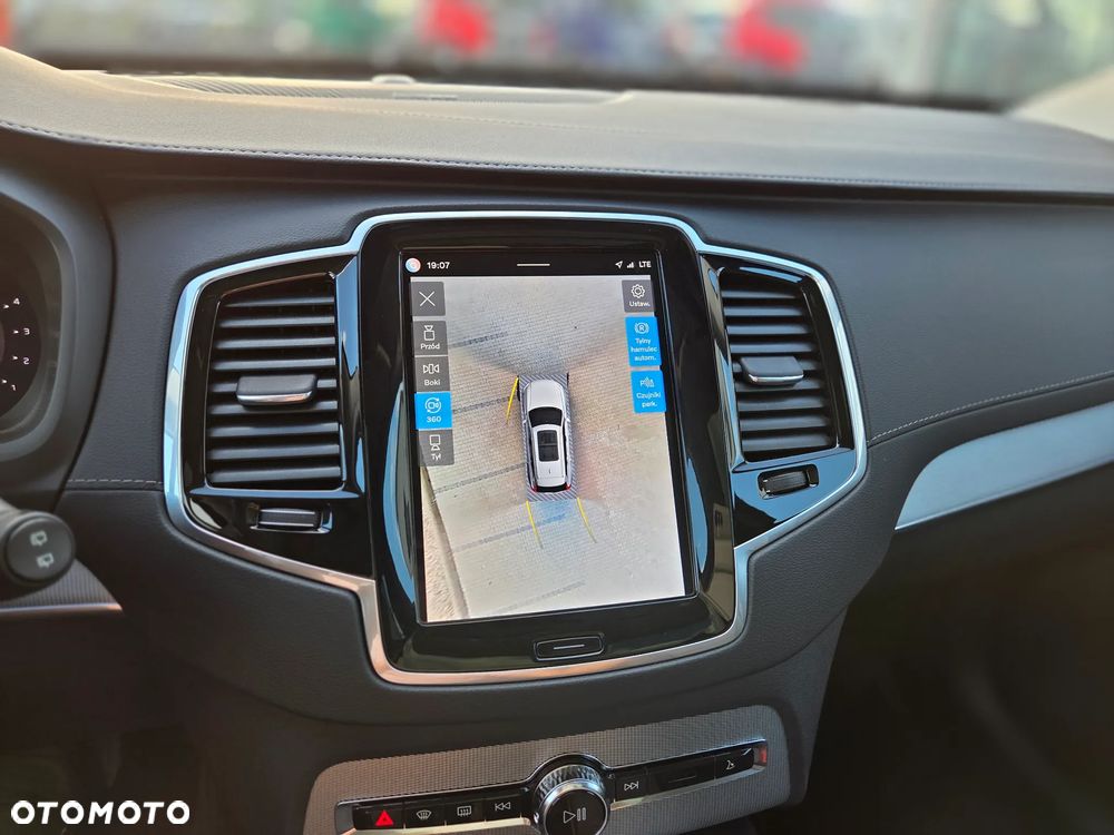 Volvo XC 90 B5 D AWD Plus Bright - 28
