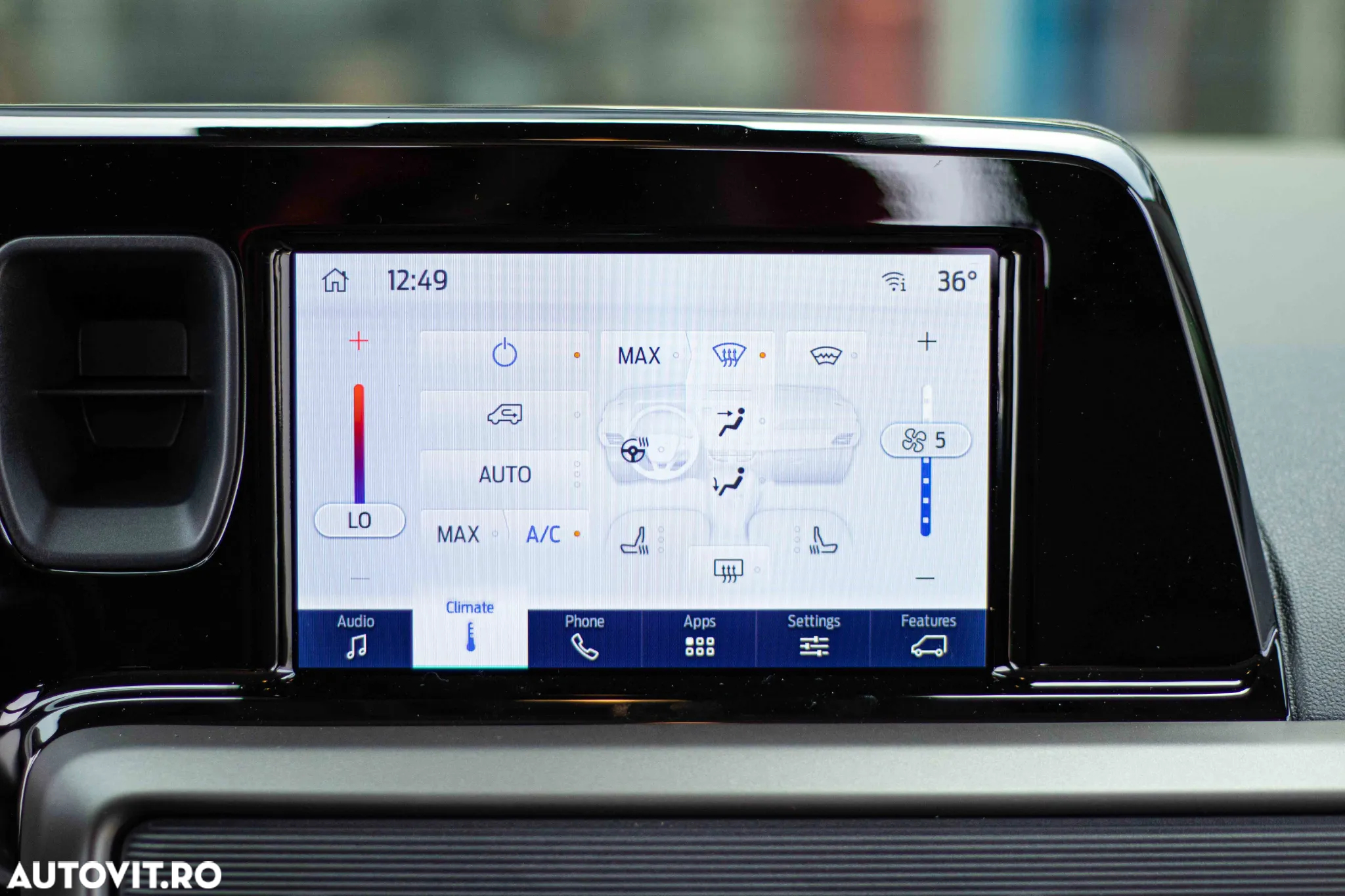 Ford Tourneo Courier 1.0 EcoBoost Titanium - 29