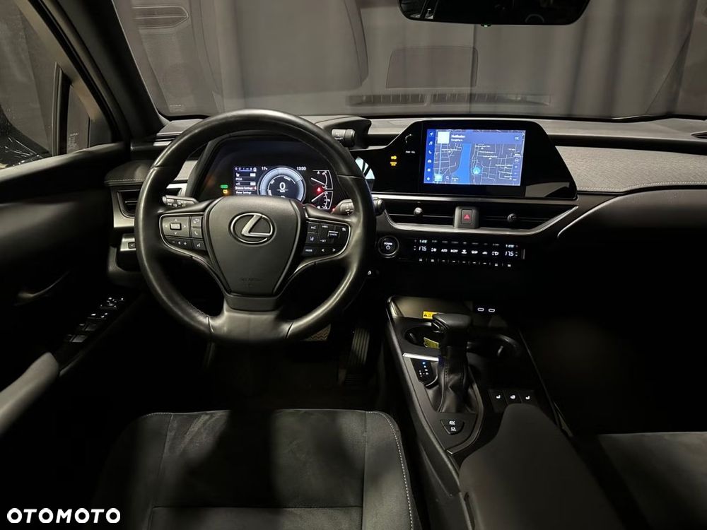 Lexus UX 250h Executive Line - 10