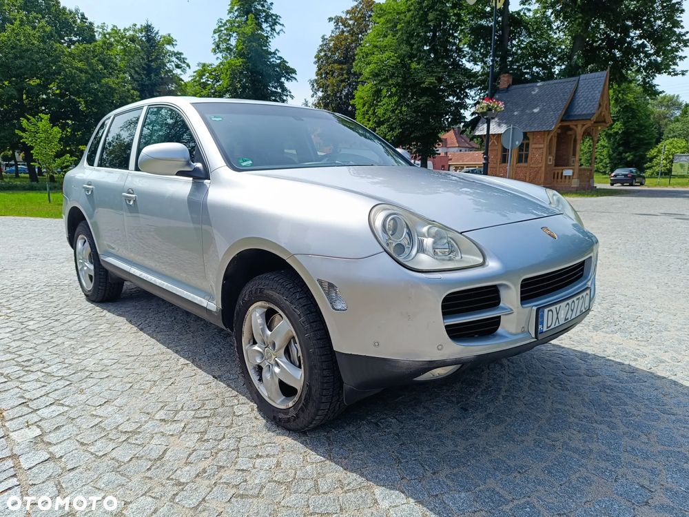 Porsche Cayenne - 1