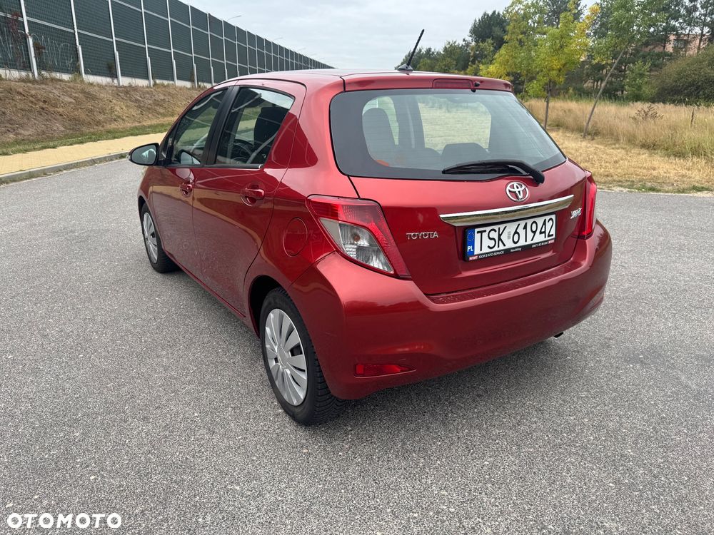 Toyota Yaris 2012 photo 4