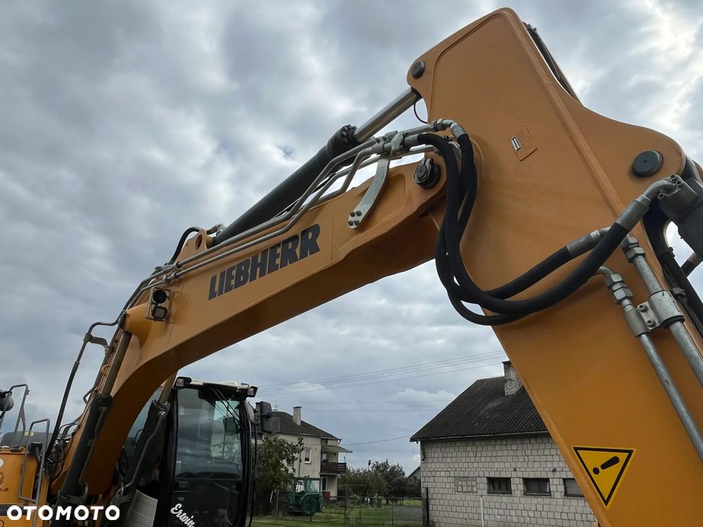Liebherr R924LC - 21