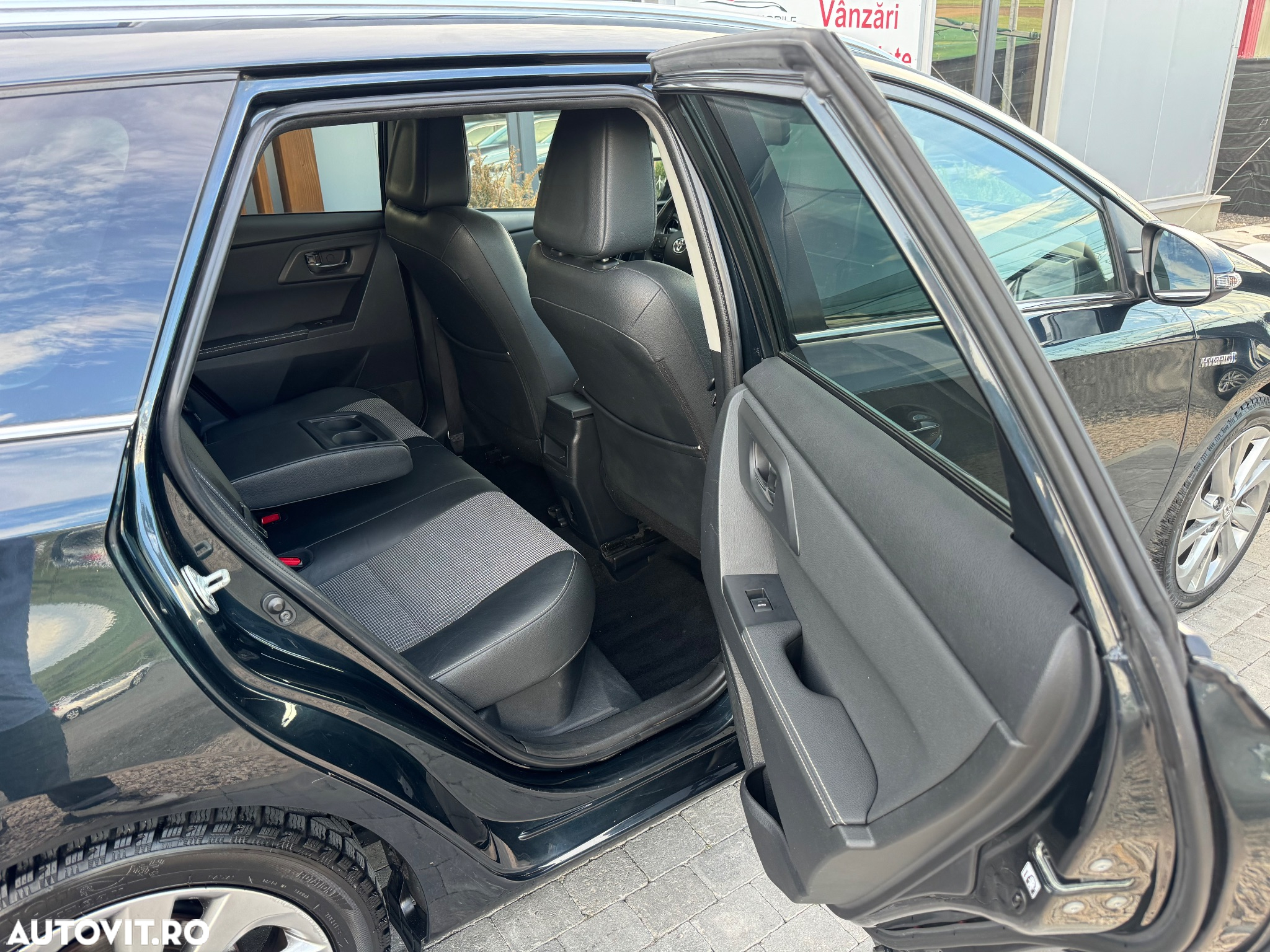 Toyota Auris 1.8 L VVT-i Hybrid Sol - 16