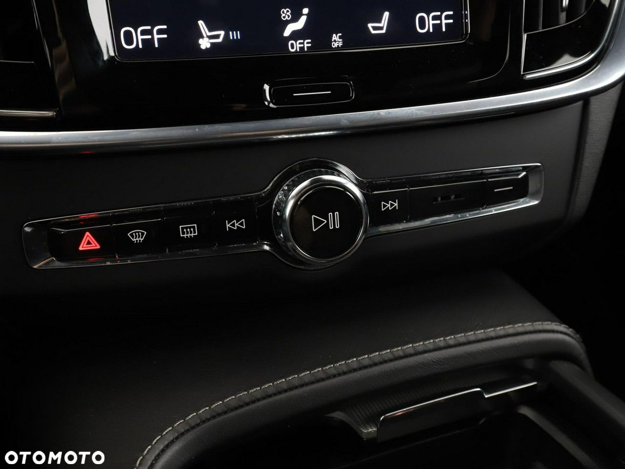 Volvo V90 D4 R-Design - 29