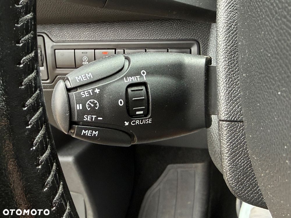 Peugeot 308 - 35