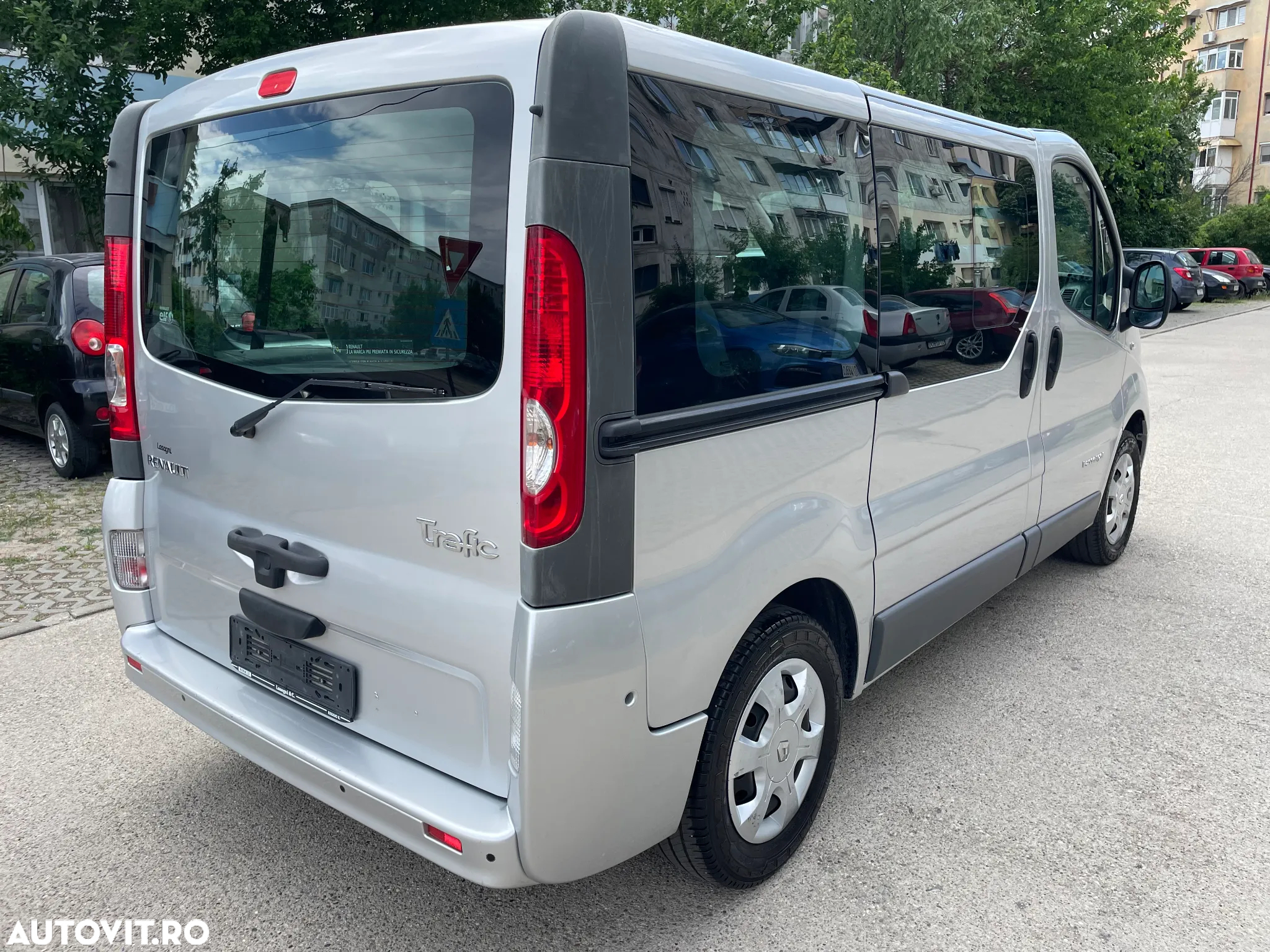 Renault Trafic 2.0 dCi 115 Passenger Expression - 3