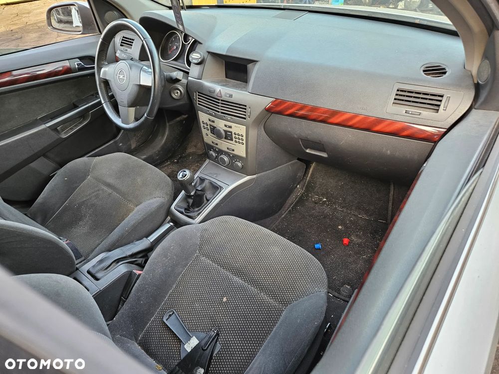 Astra H Kombi 1.9 CDTI Z157 na części - 5