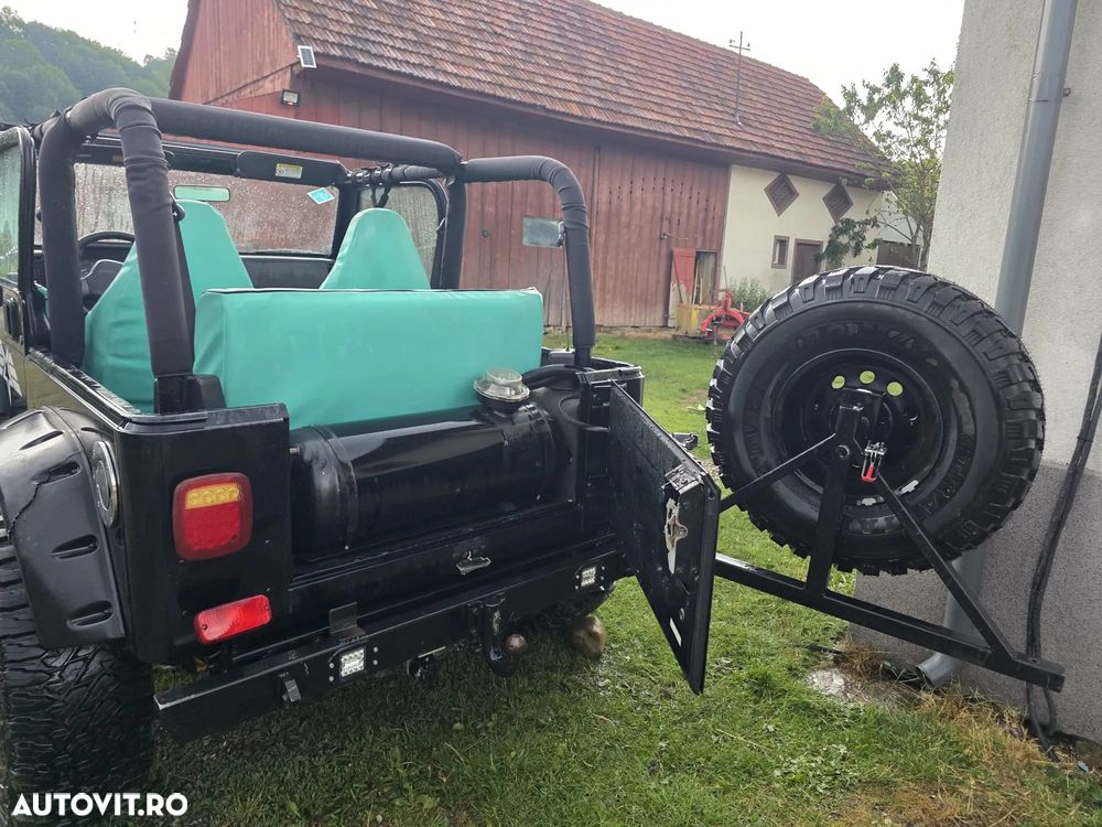 Jeep Wrangler - 8