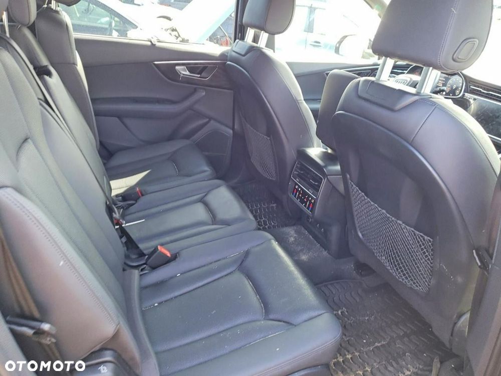 Audi Q7 - 11
