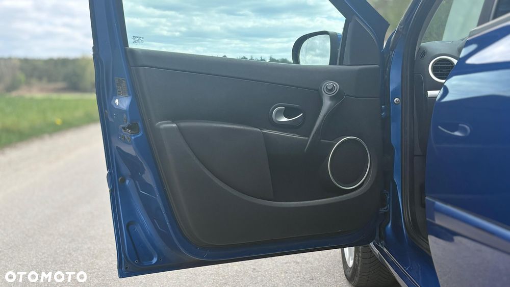 Renault Clio 1.2 16V All Inclusive - 18