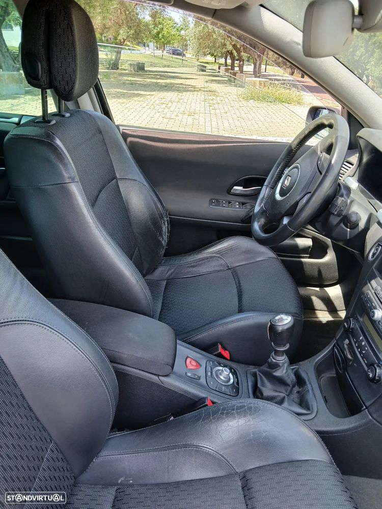 Renault Laguna Break 1.9 dCi Confort - 10