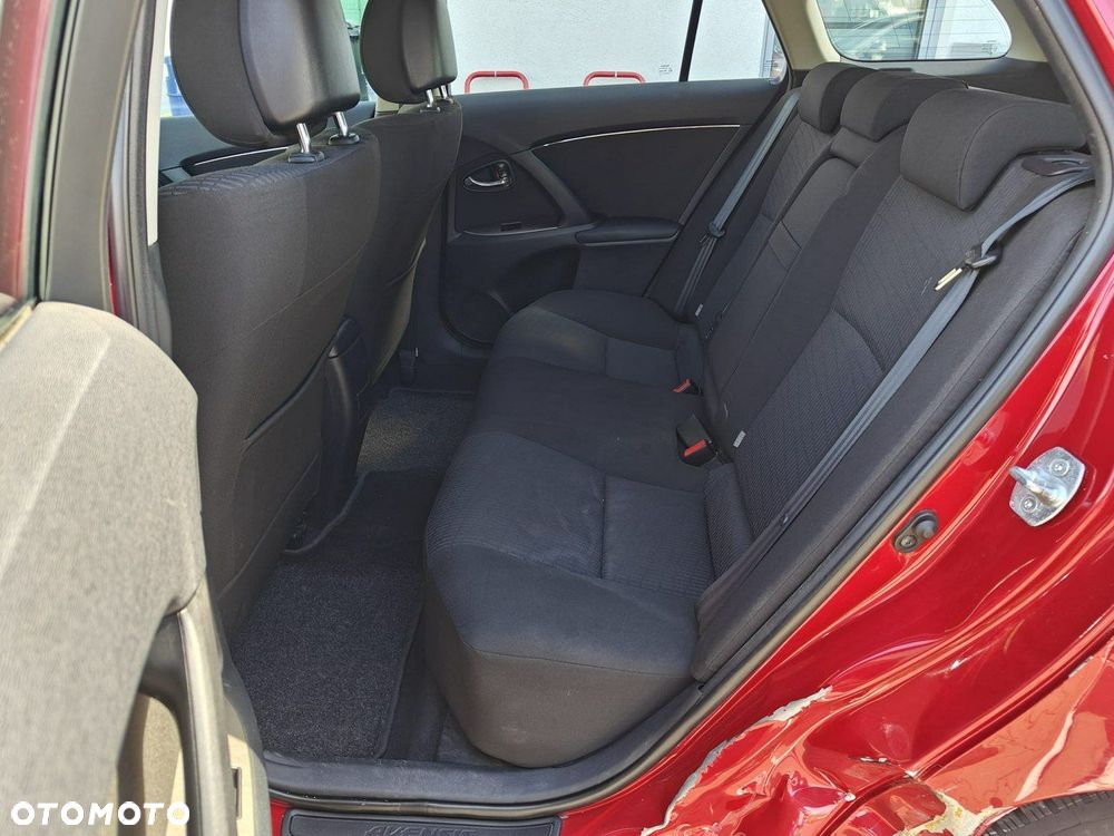Toyota Avensis - 13