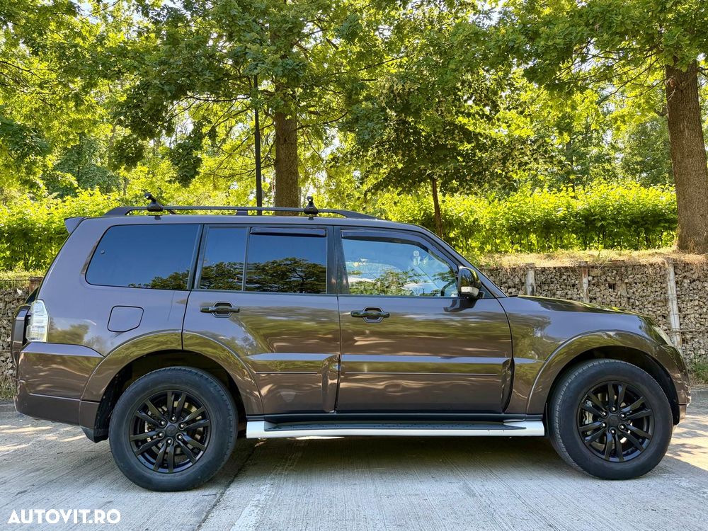 Mitsubishi Pajero - 27